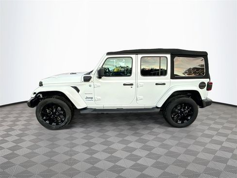 Used 2021 Jeep Wrangler Unlimited Sahara image 9