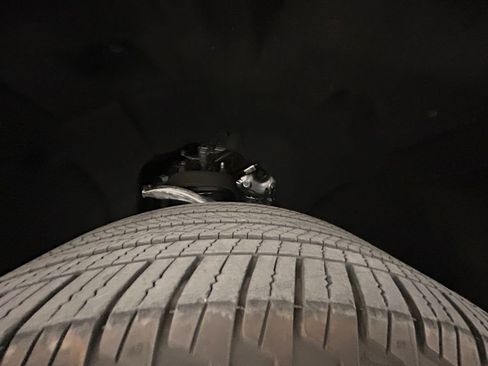 Used 2024 Chevrolet Tahoe LS RWD image 22