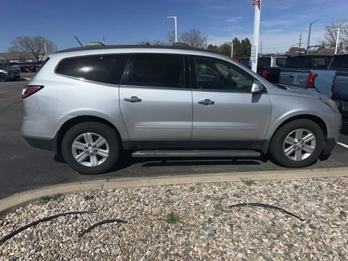 Used 2014 Chevrolet Traverse LT w/ LPO, 'HIT The Road' Package image 5