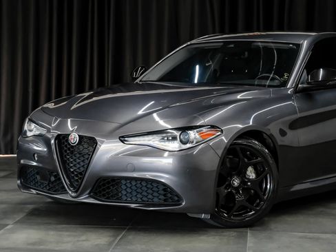 Used 2021 Alfa Romeo Giulia Sprint w/ Nero Edizione RWD image 5