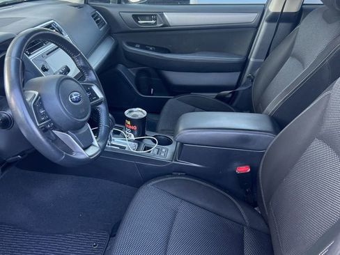 Used 2018 Subaru Outback 2.5i Premium w/ Popular Package #1 AWD/4WD image 7