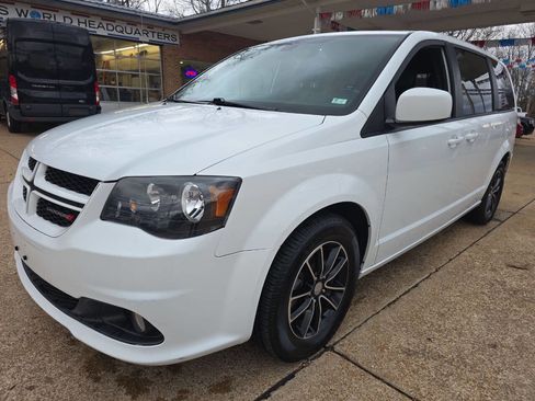 Used 2019 Dodge Grand Caravan GT image 1