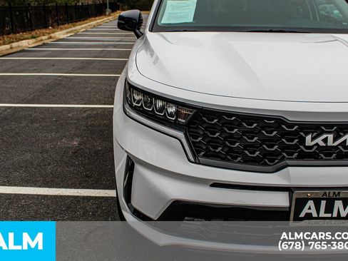 Used 2023 Kia Sorento EX image 12