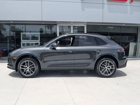 Certified 2025 Porsche Macan image 2