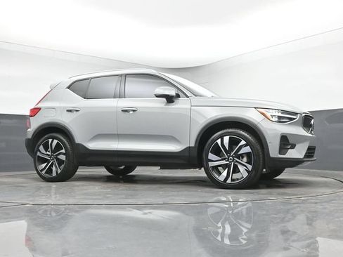 Used 2024 Volvo XC40 B5 Plus w/ Protection Package Premier AWD/4WD image 48