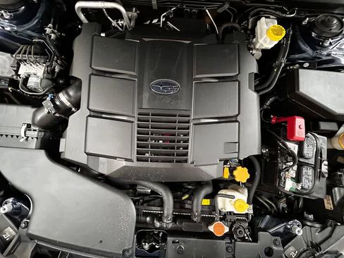 Used 2018 Subaru Outback 3.6R Touring AWD/4WD image 9