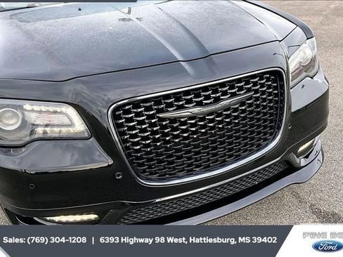 Used 2023 Chrysler 300 Touring L image 21