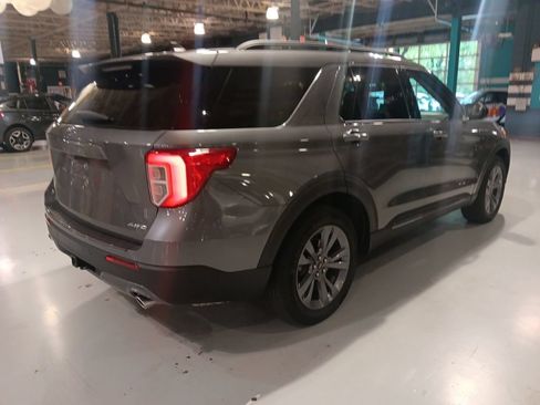 Used 2023 Ford Explorer XLT w/ Equipment Group 202A AWD/4WD image 12