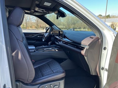 Used 2023 Cadillac Escalade ESV Sport Platinum image 48