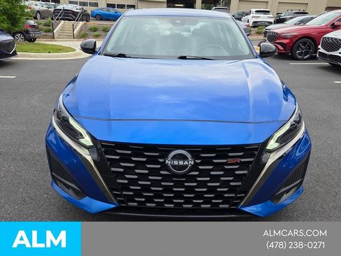 Used 2025 Nissan Altima 2.5 SR FWD image 11