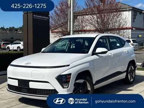 Certified 2025 Hyundai Kona SE FWD image 1