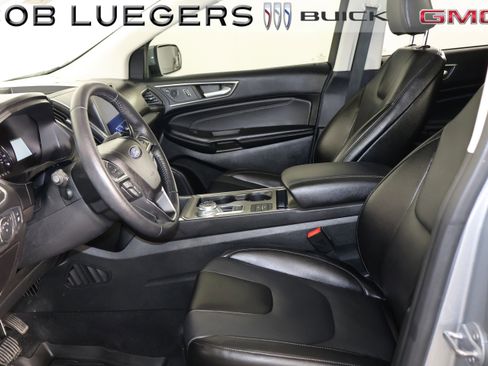 Used 2022 Ford Edge Titanium image 9