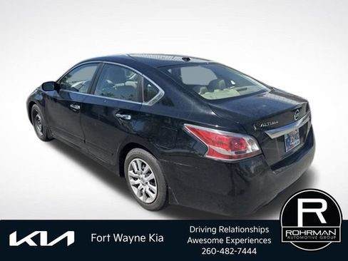 Used 2015 Nissan Altima 2.5 S w/ Power Driver Seat Package FWD image 3