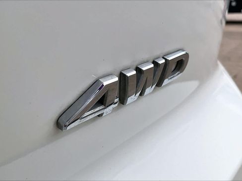 Used 2025 Nissan Pathfinder SV AWD/4WD image 9