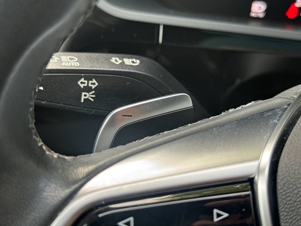 Used 2024 Audi Q8 e-tron Premium Plus AWD/4WD image 32