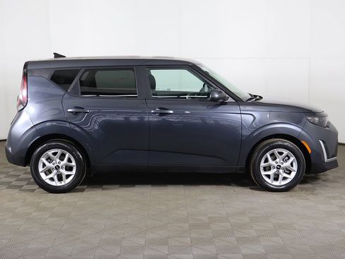 Used 2025 Kia Soul LX w/ LX Technology Package image 17