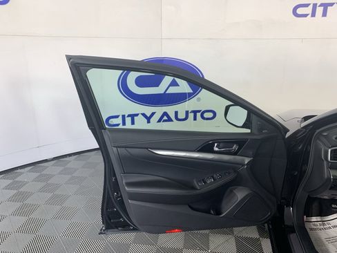 Used 2023 Nissan Maxima SL image 14
