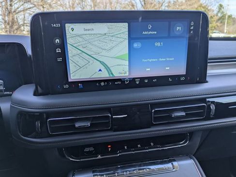 New 2026 Lincoln Aviator AWD w/ Jet Appearance Package image 16