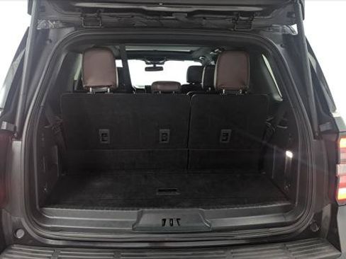 Used 2024 Ford Expedition Limited RWD image 19