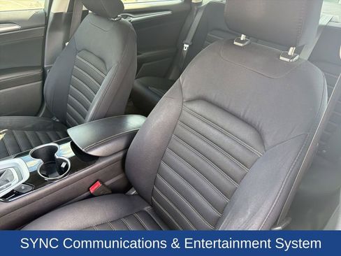 Used 2015 Ford Fusion SE image 10