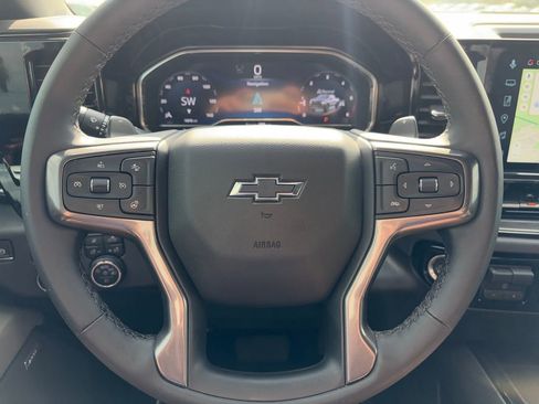 Used 2025 Chevrolet Silverado 1500 ZR2 w/ Technology Package image 11