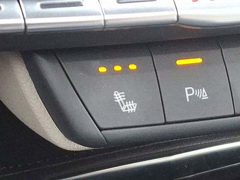 Certified 2022 Cadillac XT4 Luxury w/ Cold Weather Package image 26