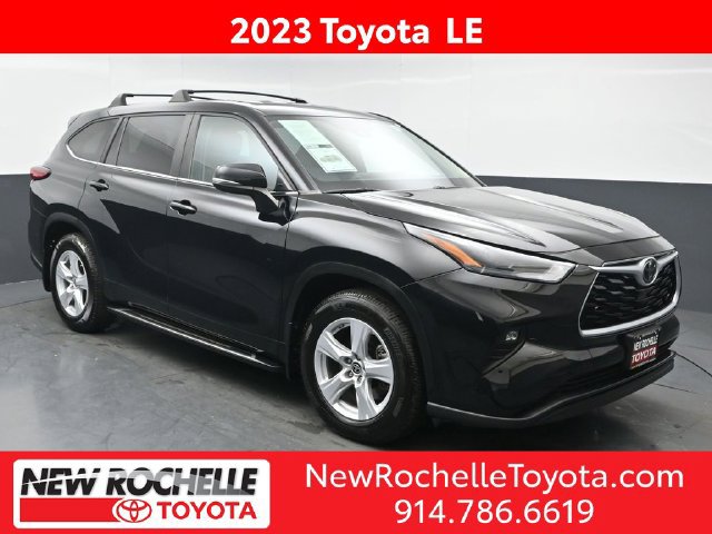 Used 2023 Toyota Highlander LE AWD/4WD image 1