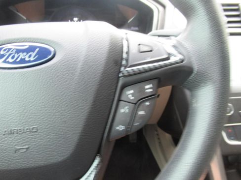 Used 2020 Ford Fusion SE FWD image 25