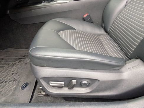 Used 2022 Toyota Camry SE image 14