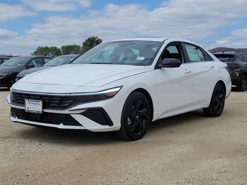 New 2026 Hyundai Elantra SEL Sport Premium FWD image 5