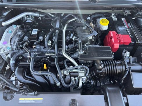 Used 2025 Nissan Sentra SV FWD image 32