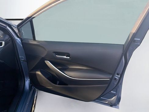 Used 2025 Toyota Corolla SE w/ SE Premium Package FWD image 32