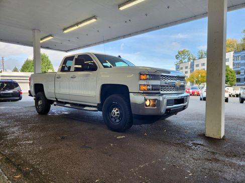 Used 2019 Chevrolet Silverado 2500 LT image 5