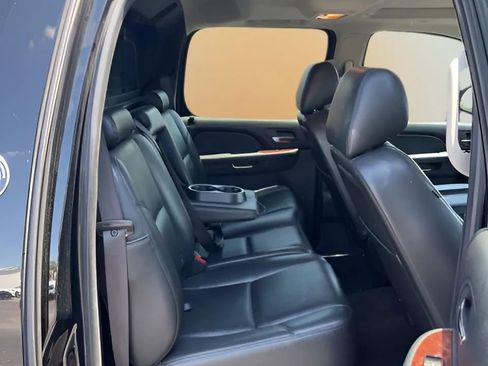 Used 2013 Chevrolet Avalanche LTZ AWD/4WD image 26