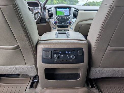 Used 2019 GMC Yukon XL SLT w/ Open Road Package AWD/4WD image 19