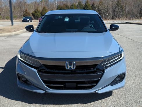 Used 2022 Honda Accord Sport image 2