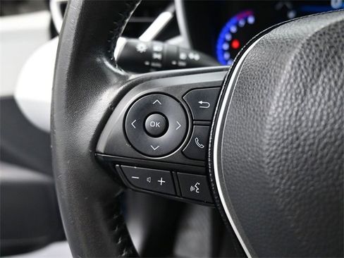 Used 2021 Toyota Corolla XSE image 29