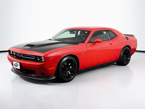 Used 2023 Dodge Challenger R/T RWD image 10