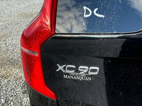 Used 2021 Volvo XC90 T6 Momentum w/ Protection Package Premier image 29