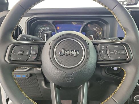 Used 2024 Jeep Wrangler Unlimited AWD/4WD image 15