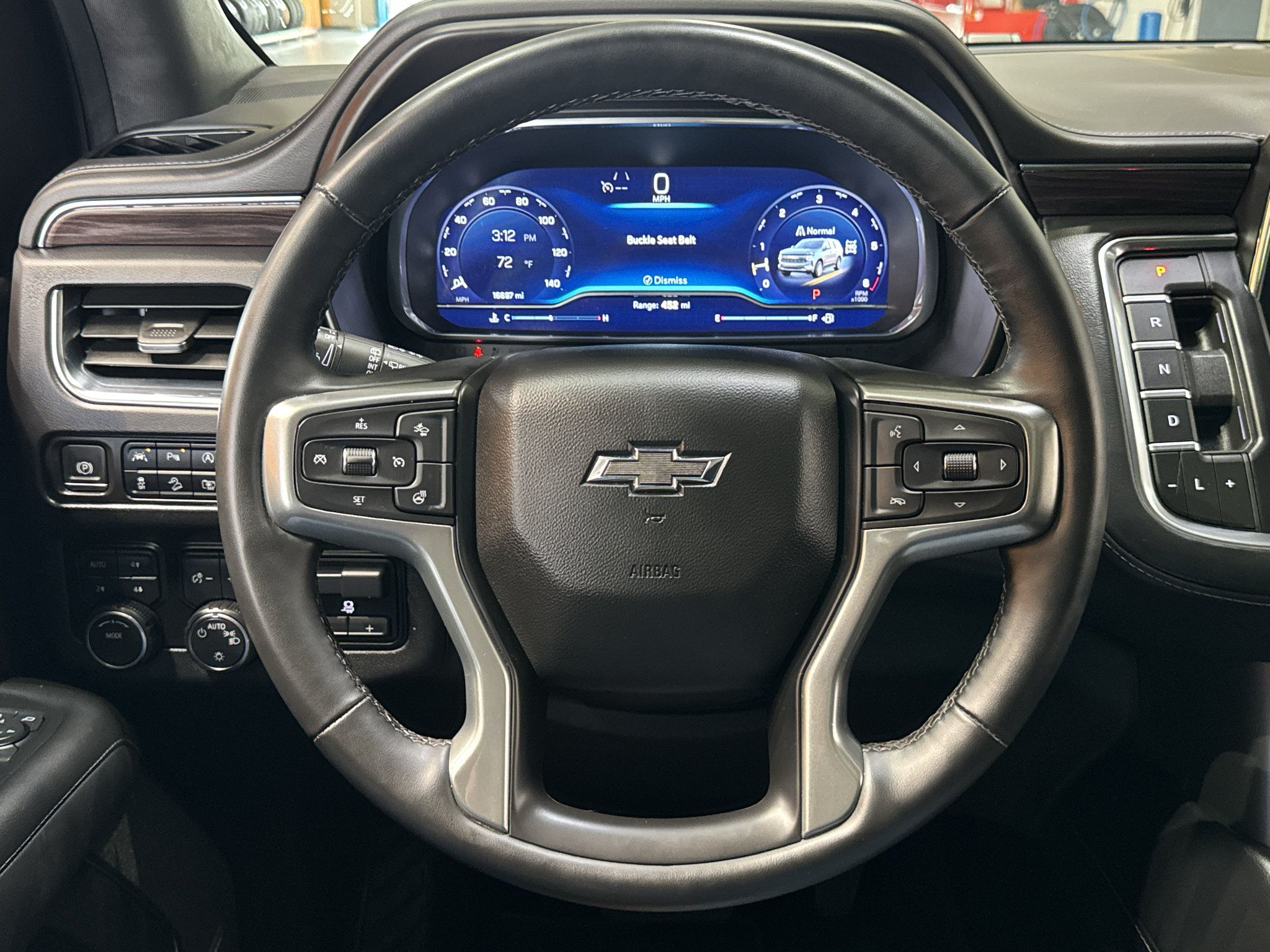 Used 2023 Chevrolet Suburban Z71 w/ Luxury Package AWD/4WD image 23
