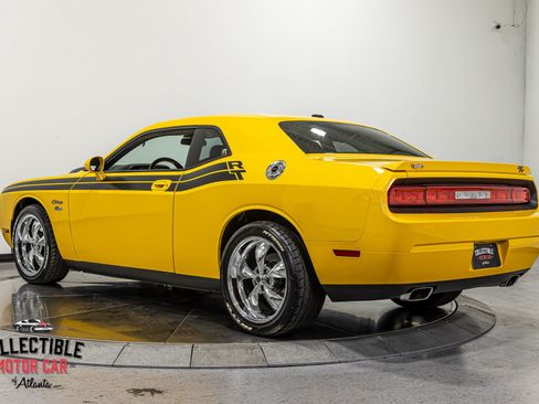 Used 2010 Dodge Challenger R/T RWD image 12