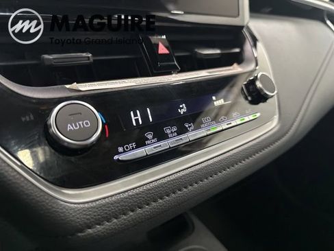 Used 2023 Toyota Corolla SE w/ SE Premium Package image 14