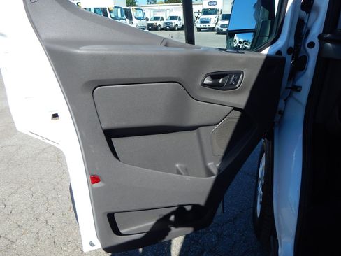 Used 2022 Ford Transit 350 XLT RWD image 16