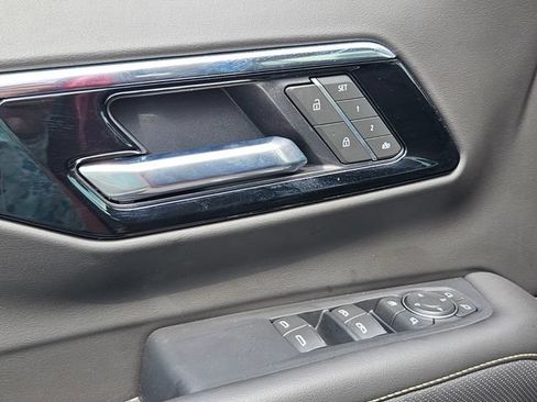 Used 2025 Chevrolet Tahoe Premier RWD image 23