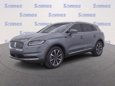 Used 2023 Lincoln Nautilus FWD w/ Premium Package image 2