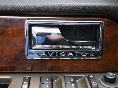 Used 2013 Lincoln Navigator 4WD w/ HD Trailer Tow Pkg image 11