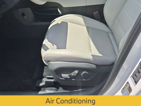 Used 2024 Hyundai Santa Fe Limited FWD image 18