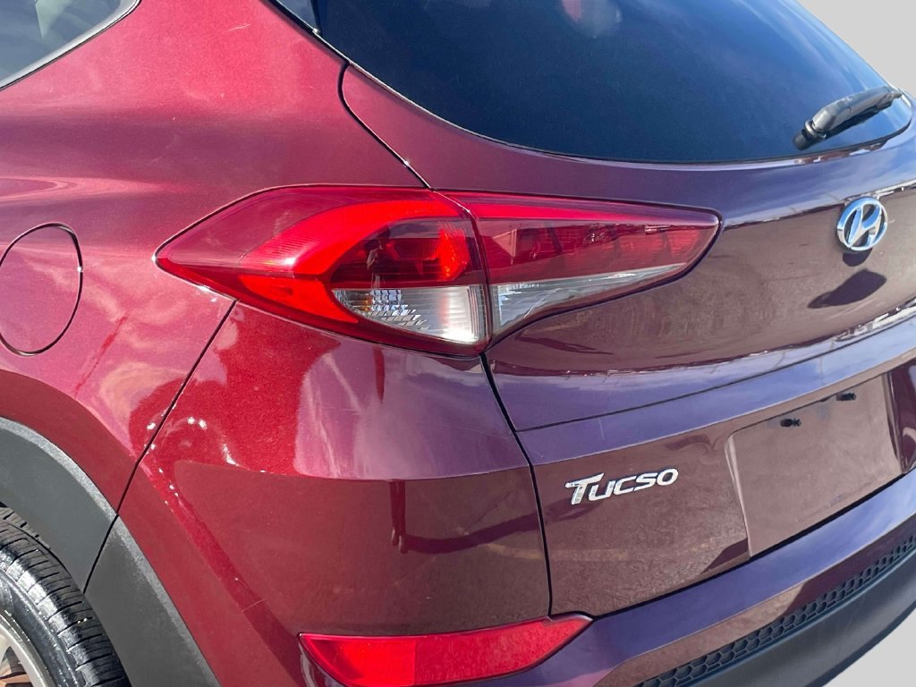 Used 2017 Hyundai Tucson SE Plus AWD/4WD image 11