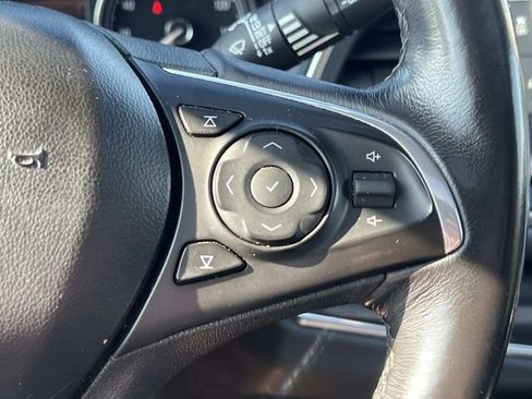 Used 2019 Buick Enclave Essence AWD/4WD image 31